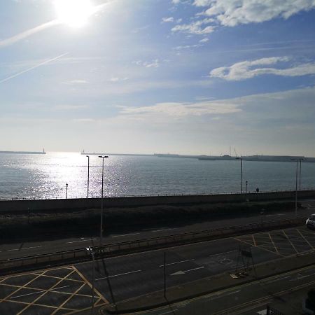 Whole Flat Next To Dover Port With Parking Buitenkant foto
